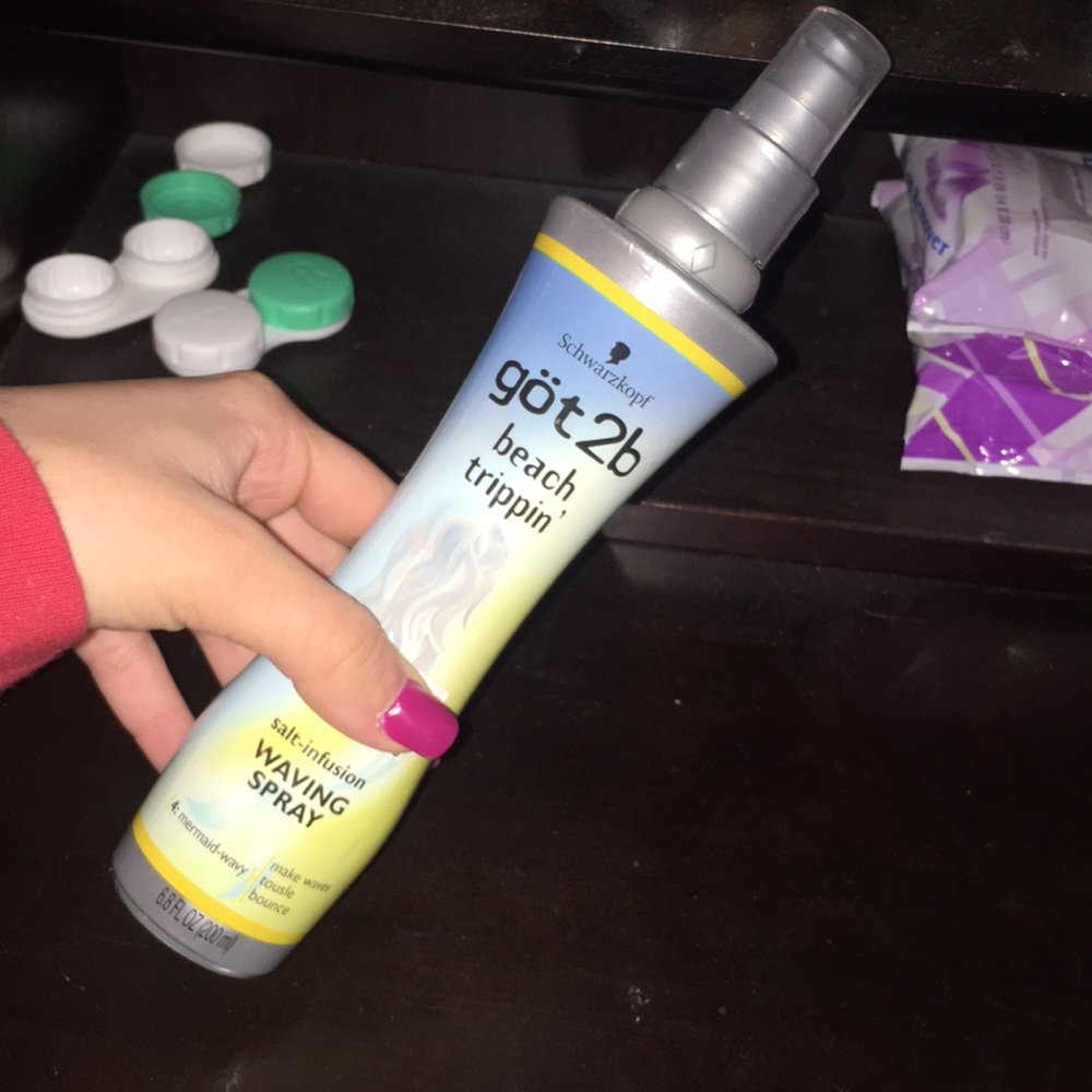 beach waving spray